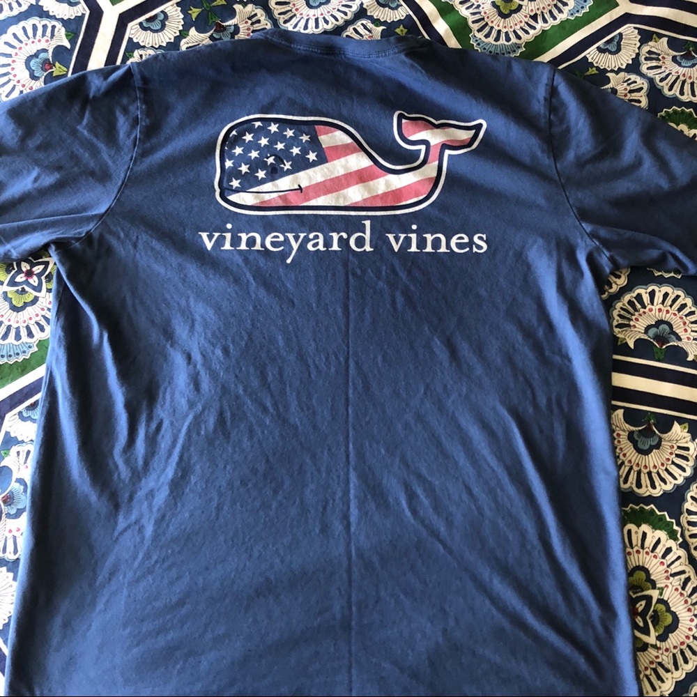 Vineyard Vines classic whale tee